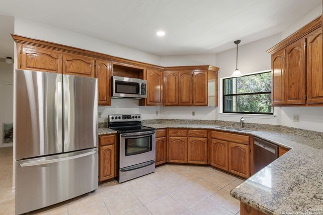 10623 Alta Loma, House other with 3 bedrooms, 3 bathrooms and null parking in Helotes TX | Image 4