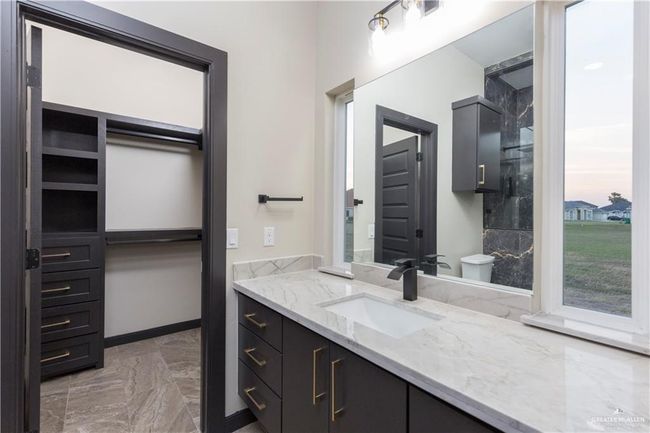 1209 Rhett Dr, House other with 3 bedrooms, 4 bathrooms and 2 parking in Pharr TX | Image 14