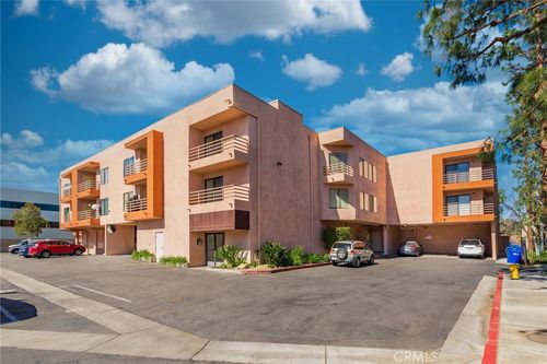 216-6815 Remmet Ave, Canoga Park, CA, 91303-2708 | Card Image