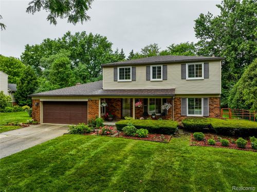 2032 Kristin Dr, Troy, MI, 48084-1134 | Card Image