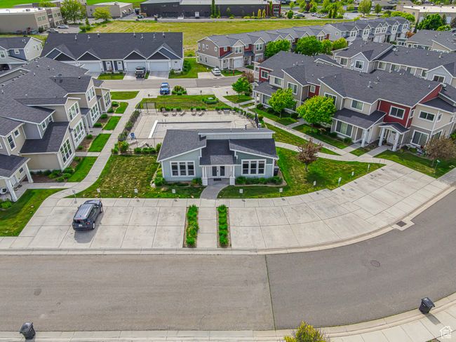 Aerial perspective of suburban area | Image 35