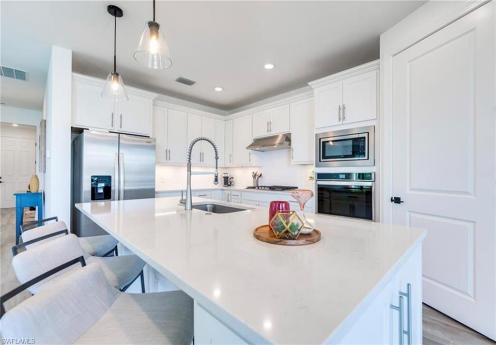 Residential Lease in ESTERO 2