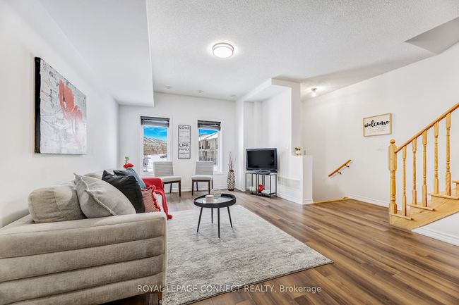 4 - 1050 Elton Way, House attached with 3 bedrooms, 3 bathrooms and 1 parking in Whitby ON | Image 7