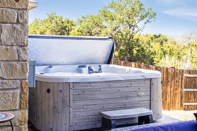Hot tub | Image 5