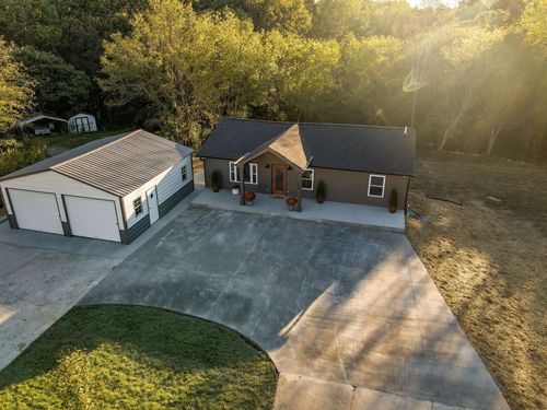 1014 Holly Dr, Ashland City, TN, 37015-4732 | Card Image