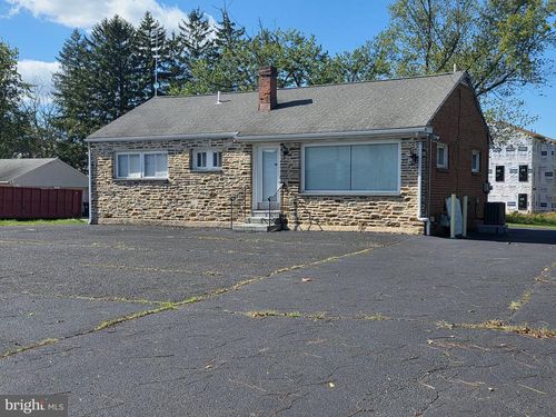 513 W Butler Ave, CHALFONT, PA, 18914-2218 | Card Image