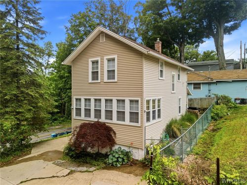 629 Seymour, Evans, NY, 14006 | Card Image