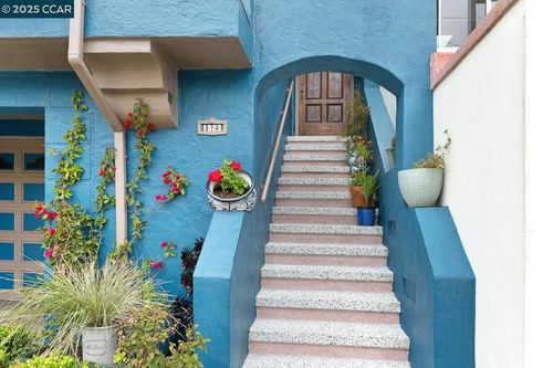 1923 28th Ave, San Francisco, CA, 94116-1141 | Card Image