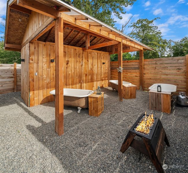Bathhouse in construction | Image 12