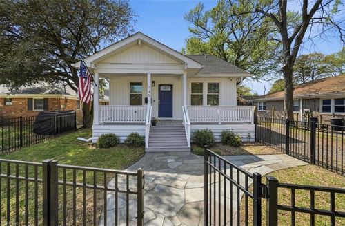 145 Maple Ave, Norfolk, VA, 23503-4261 | Card Image