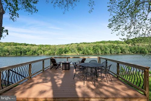 116 Natalie Ln, HARPERS FERRY, WV, 25425-5320 | Card Image
