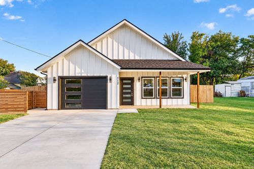 712 E 10th St, Kemp, TX, 75143-3228 | Card Image