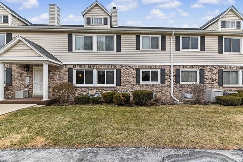 1124 Pilgrim Parkway, Elm Grove, WI, 53122 | Card Image