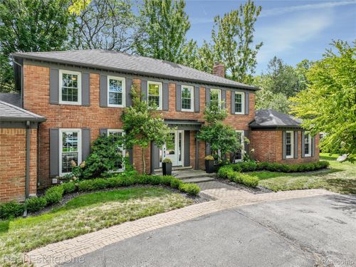 1987 Hunters Ridge Dr, Bloomfield Hills, MI, 48304-1037 | Card Image