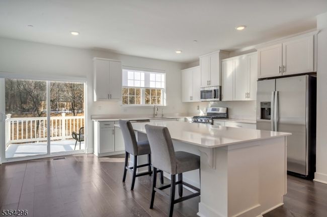 6 Coogan Ct, Townhouse with 3 bedrooms, 3 bathrooms and null parking in Morris Plains NJ | Image 4