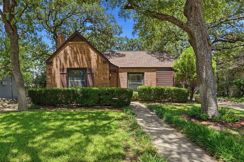 2113 Yucca Ave, Fort Worth, TX, 76111-1336 | Card Image