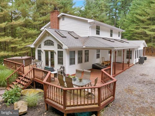 852 Hunters Rd, MOHNTON, PA, 19540-8440 | Card Image
