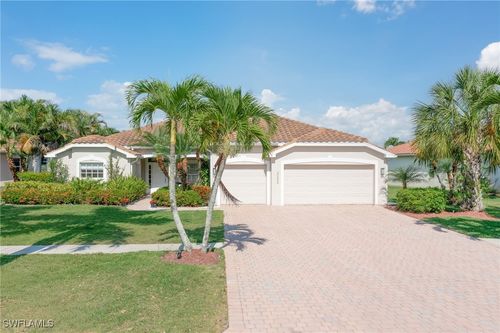 2250 Grove Dr, NAPLES, FL, 34120-7500 | Card Image