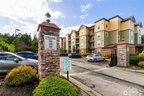 b301-690 32nd Street, Bellingham, WA, 98225 | Card Image