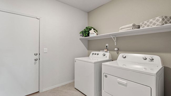 5611 Sagan Loop Se, House other with 3 bedrooms, 2 bathrooms and null parking in Albuquerque NM | Image 9