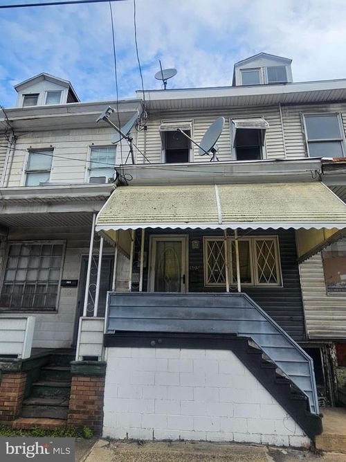 605 E Centre St, MAHANOY CITY, PA, 17948-2829 | Card Image