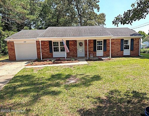 109 Royal Ct, Jacksonville, NC, 28546-8645 | Card Image