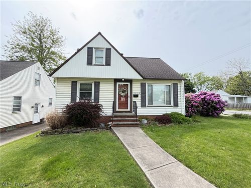 5036 Claremont Blvd, Cleveland, OH, 44125-1768 | Card Image