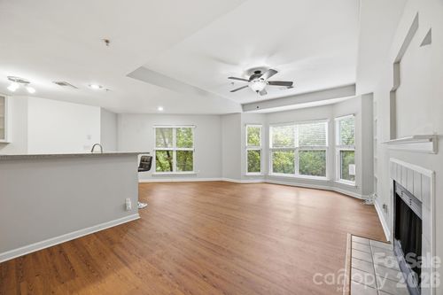 3f-509 N Graham St, Charlotte, NC, 28202-1495 | Card Image