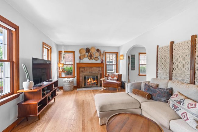 231 Glenview Ave, House other with 3 bedrooms, 2 bathrooms and null parking in Wauwatosa WI | Image 4