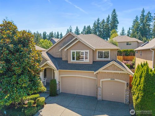 9351 222nd Ave Ne, Redmond, WA, 98053-2052 | Card Image