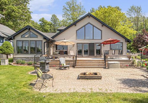 8994 Lenhards Lndg, Clarksville, MI, 48815-9808 | Card Image