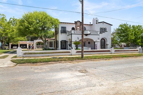 400 W St Charles Avenue, San Diego, TX, 78384 | Card Image