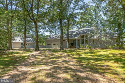 621 Harbor Dr, Reedville, VA, 22539-3610 | Card Image