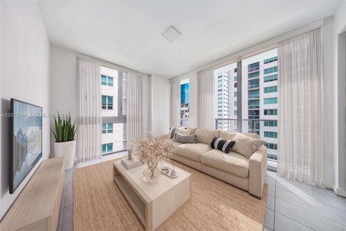 1909-227 Ne 2nd St, Miami, FL, 33132-2254 | Card Image