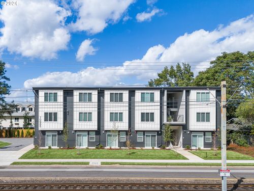 7-10985 E Burnside St, Portland, OR, 97216-3397 | Card Image