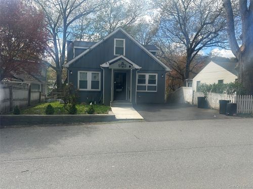 93 Lake Dr, Lake Peekskill, NY, 10537-1235 | Card Image
