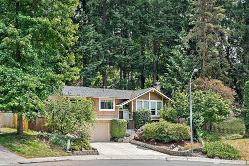 17117 Ne 84th Street, Redmond, WA, 98052 | Card Image