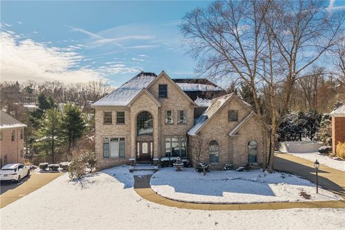 2333 Southampton Dr, Upper St. Clair, PA, 15241-3327 | Card Image
