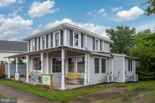 215 Irving Ave N, COLONIAL BEACH, VA, 22443-2327 | Card Image