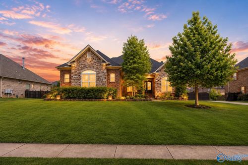 147 Forest Ridge Dr, Huntsville, AL, 35806-3102 | Card Image