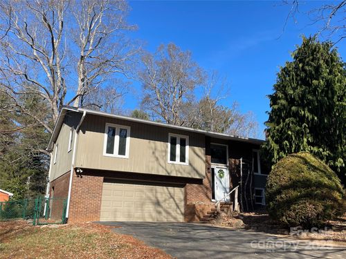 15 Beaverdam Ct, Asheville, NC, 28804-2705 | Card Image