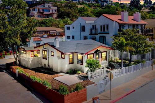 2544 Juan St, San Diego, CA, 92110-2806 | Card Image