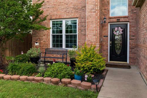 1016 Pebblecreek Dr, Burleson, TX, 76028-6190 | Card Image