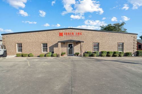 132 W Mcleroy Blvd, Saginaw, TX, 76179-1643 | Card Image