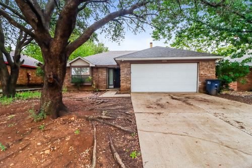 3200 Creekwood Ln, Fort Worth, TX, 76123-3007 | Card Image