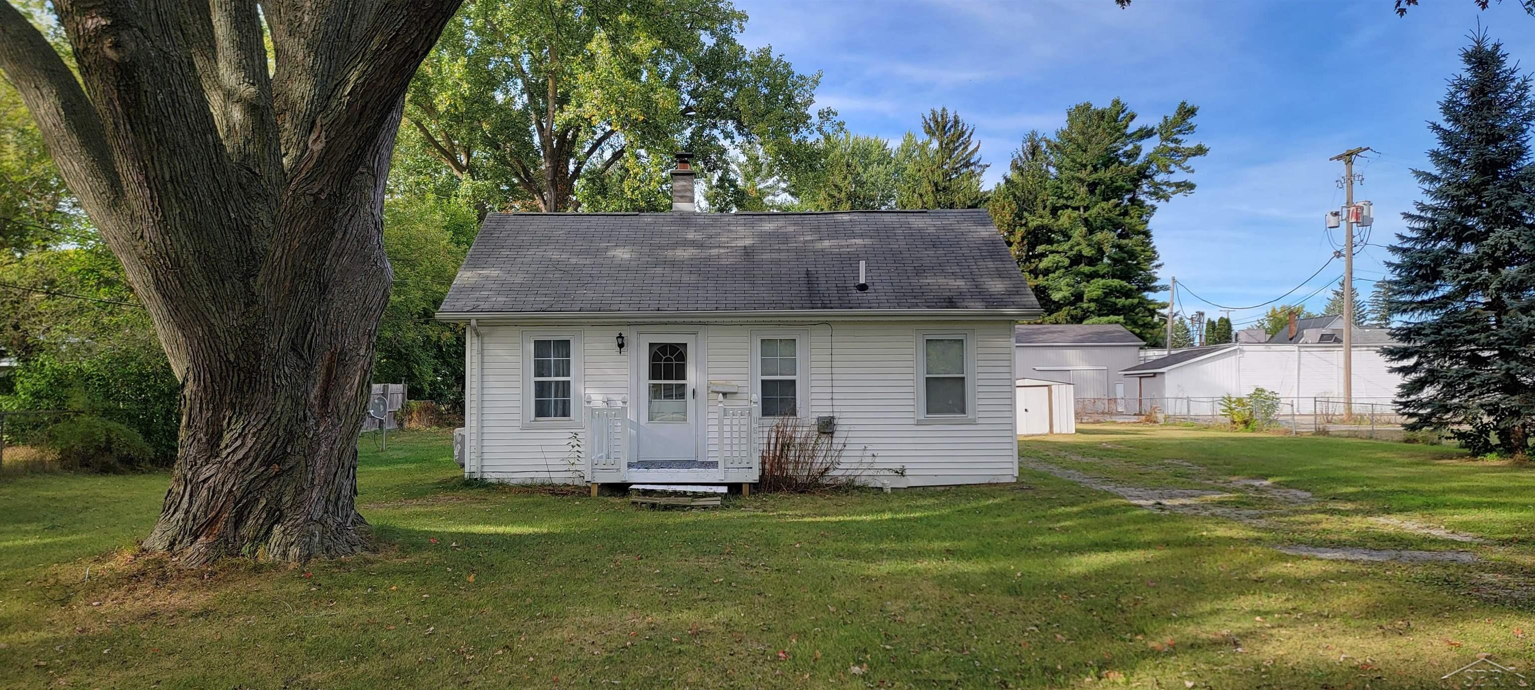 Schust Rd, Saginaw, MI 48604