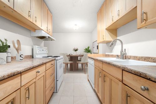 119-2012 Fullerton Ave, North Vancouver, BC, V7P3E3 | Card Image