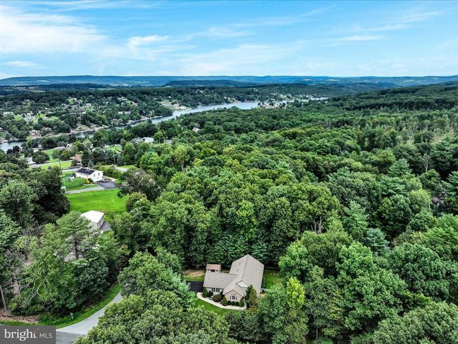 2416 Crow Foot Dr, House other with 3 bedrooms, 3 bathrooms and null parking in AUBURN PA | Image 25