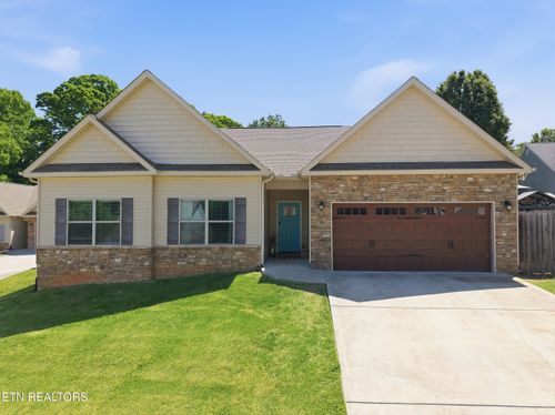814 Mackenzie Dr, Maryville, TN, 37804-4945 | Card Image