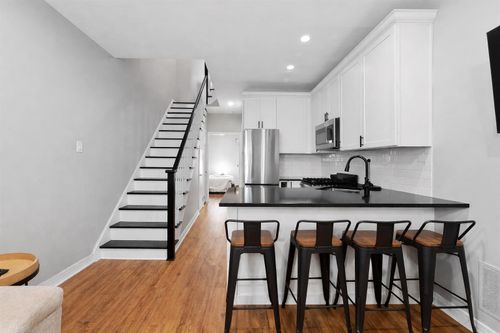 apt-b5-82 Jackson St, Hoboken, NJ, 07030-6056 | Card Image